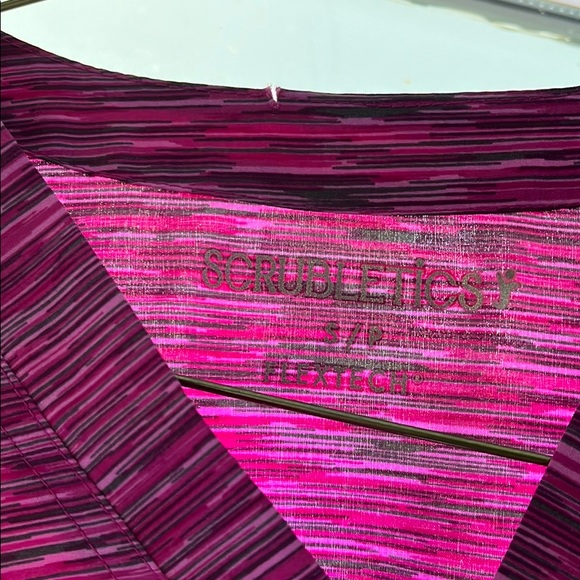 Scrub top - Picture 2 of 2